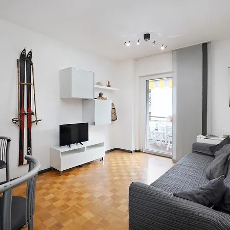 Casa Vitter - With Garage, 아파트 메라노