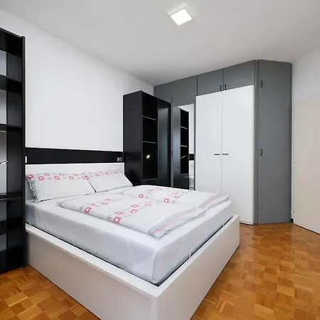 Casa Vitter - With Garage, Merano