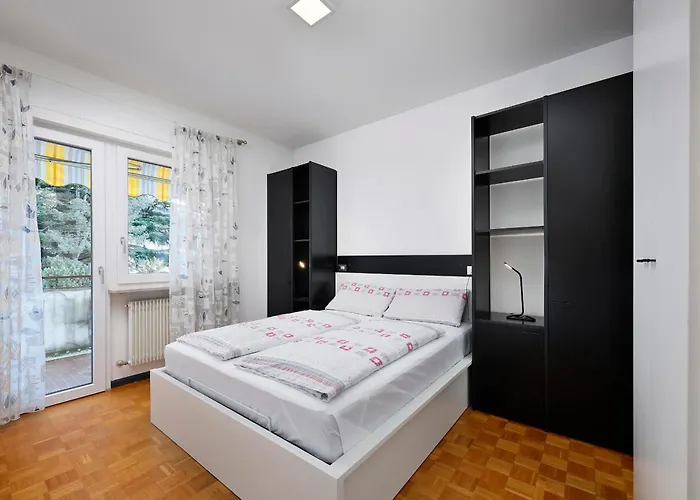 Casa Vitter - With Garage, شقة ميرانو